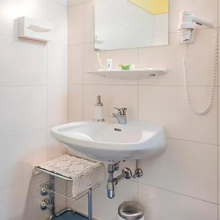 Südhang Pensión 3*